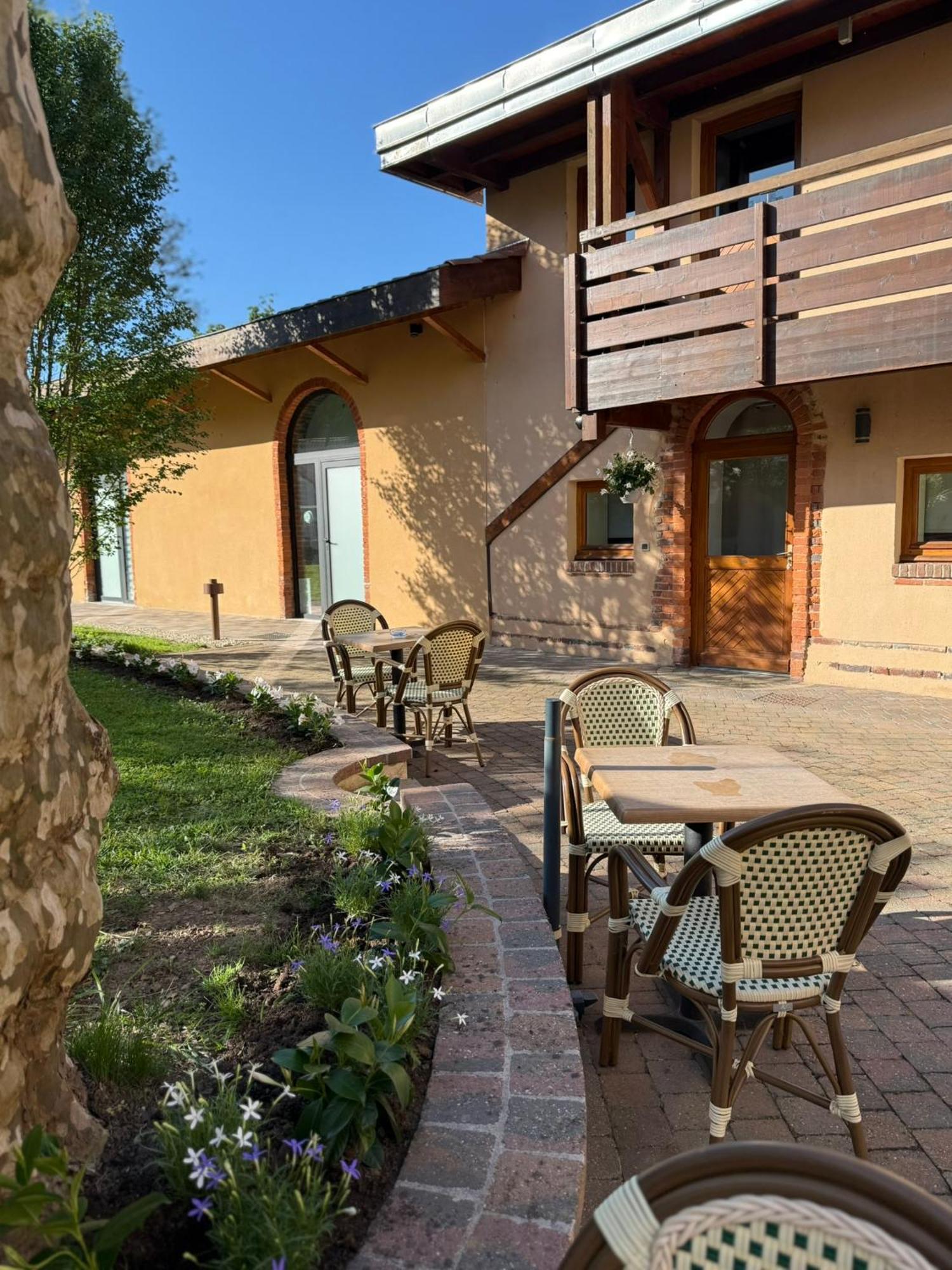 Hôtel Au Coq Dort Spa Châtillon-sur-Chalaronne Exterior foto